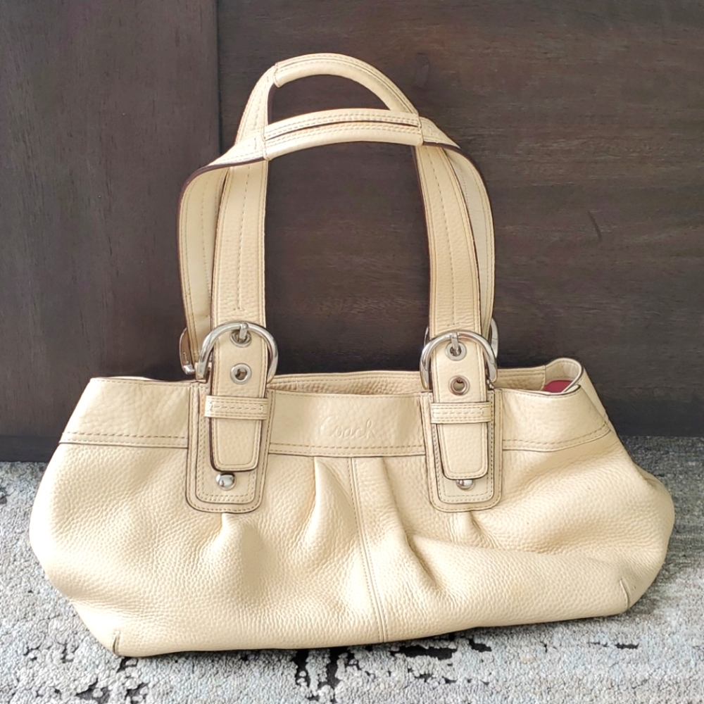 Coach cream cowhide leather shoulder bag buckles
